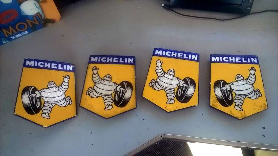 Insegne Michelin 4 piccole smaltate